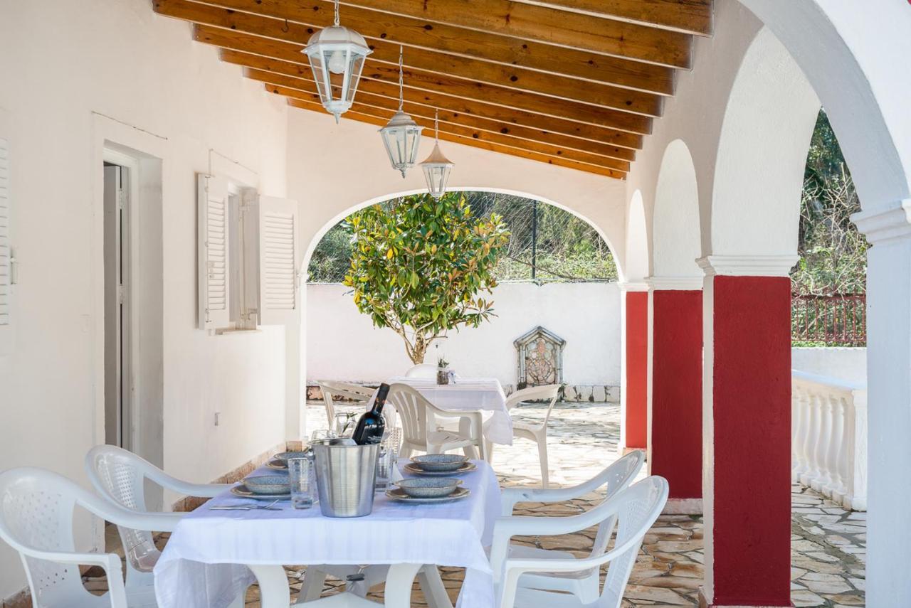 Merlyn Rooms Into The Nature, 100M From The Beach Dafnila Exterior photo