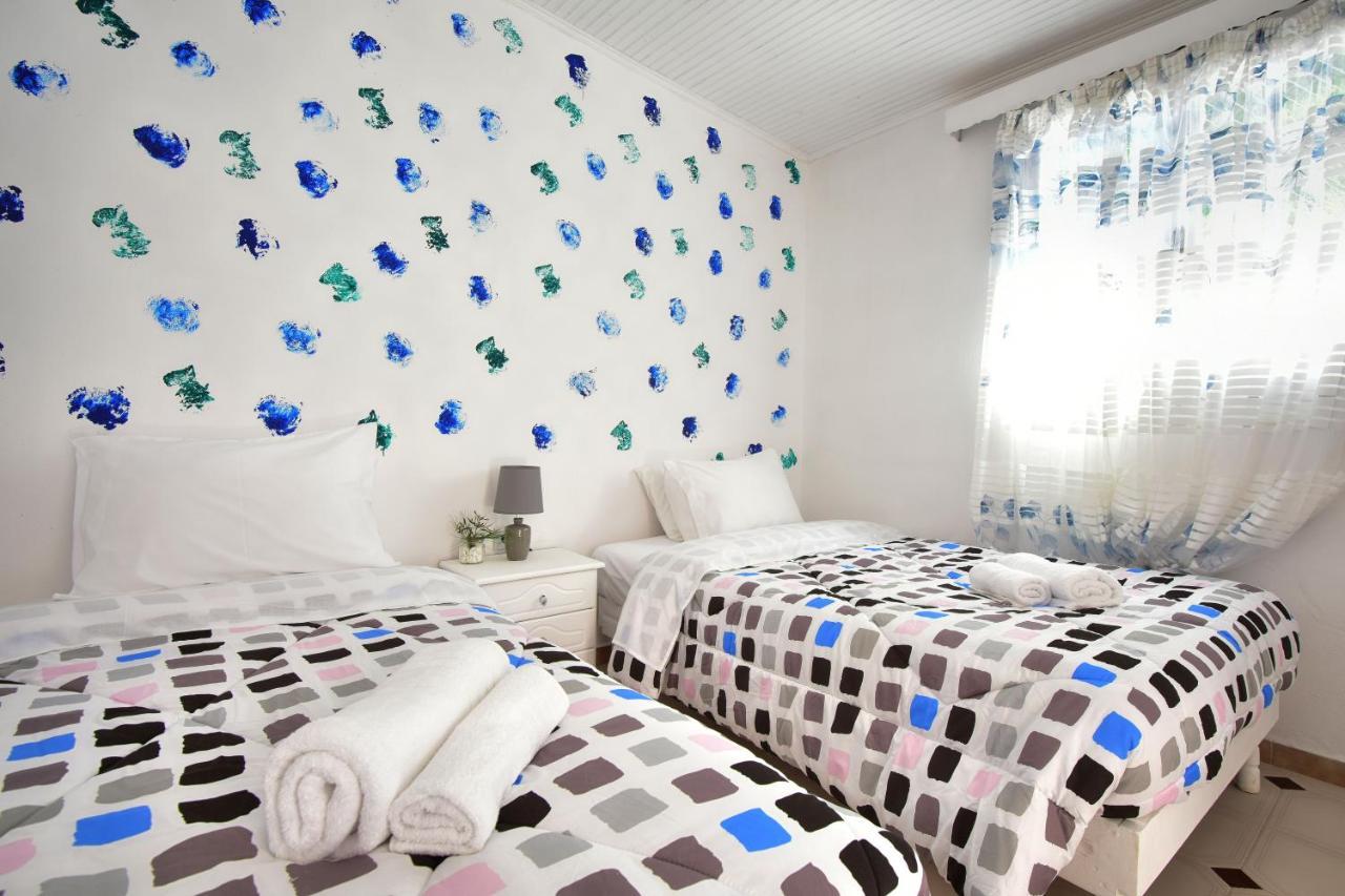 Merlyn Rooms Into The Nature, 100M From The Beach Dafnila Exterior photo